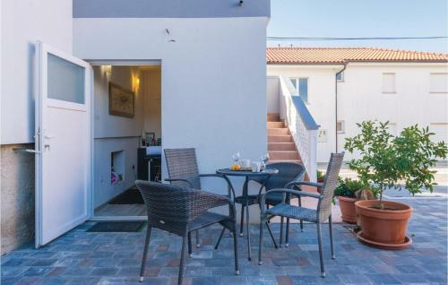 Five-bedroom Holiday Home In Sveti Petar