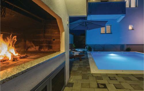 Five-bedroom Holiday Home In Sveti Petar