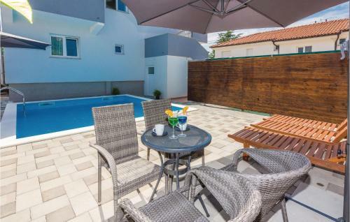 Five-bedroom Holiday Home In Sveti Petar
