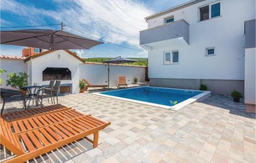 Five-bedroom Holiday Home In Sveti Petar