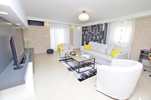 Holiday Home Villa Deal