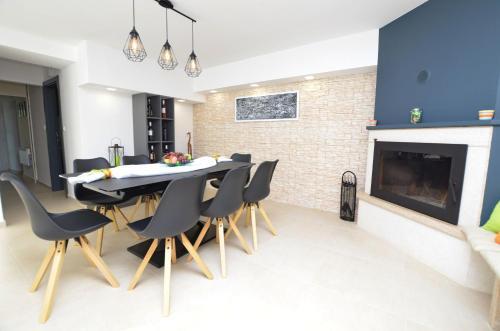 Holiday Home Villa Deal