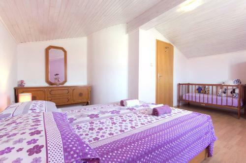 Holiday Home Nikolina (roj412)