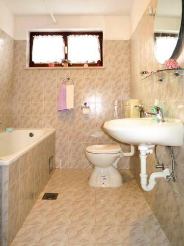 Holiday Home Nikolina (roj412)