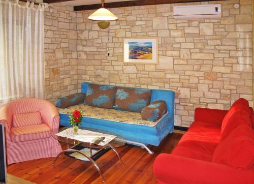 Holiday Home Pepe (roj320)