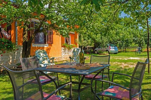 Klen In Smoljanci (haus F�r 4 Personen)