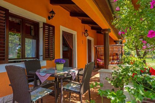 Klen In Smoljanci (haus F�r 4 Personen)