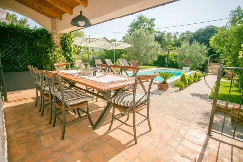 Comfortable Villa Marinela With Pool And Garden