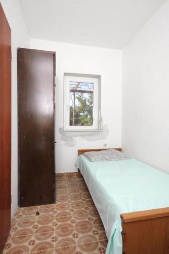 Apartments By The Sea Nemira (omis) - 5956