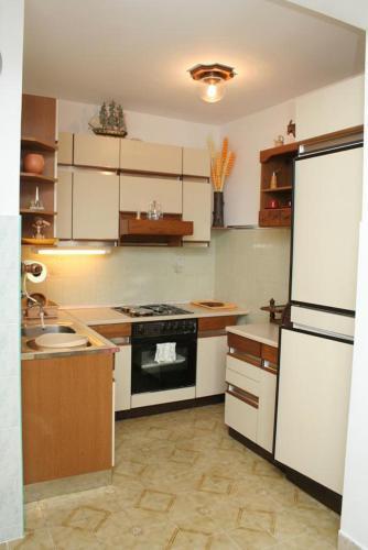 Apartments By The Sea Stanici (omis) - 1028