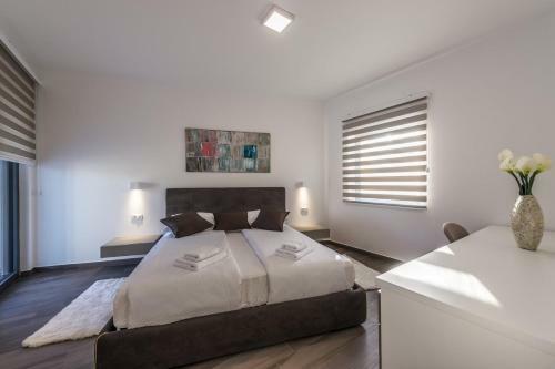 Contemporary Villa Nada With Pool And Sauna