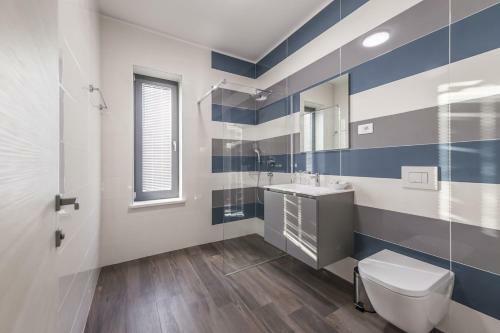 Contemporary Villa Nada With Pool And Sauna