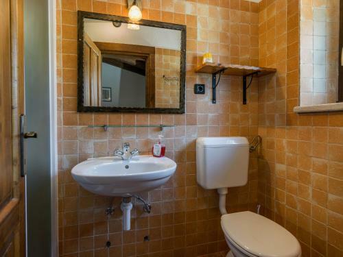 Spacious Villa In Tinjan With Pool