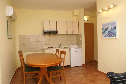 Apartment Tisno 4296b
