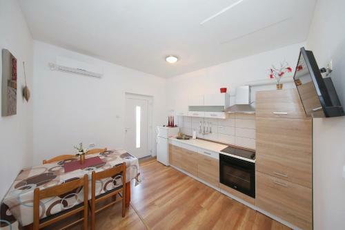 Apartments Floras