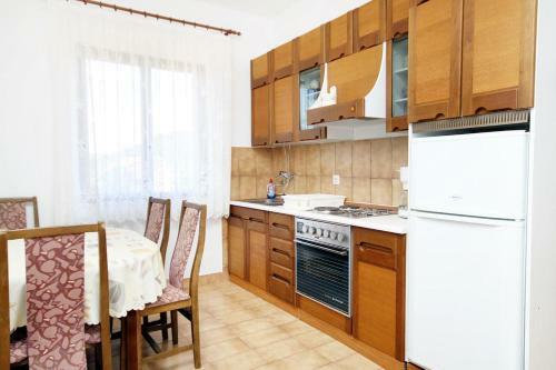 Apartments By The Sea Tkon (pasman) - 698