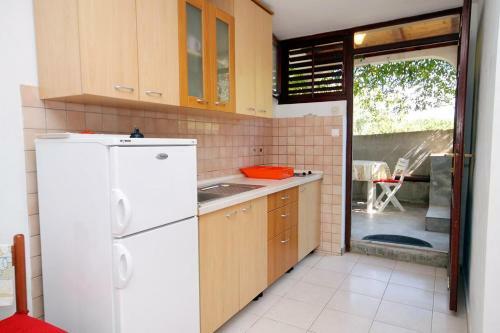 Apartments By The Sea Tkon (pasman) - 698