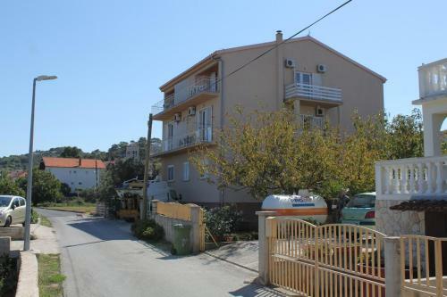 Hostal Quadruple Room Tkon 8377b