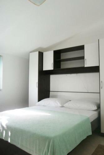 Apartments By The Sea Tkon (pasman) - 5840