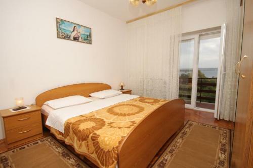 Apartments With A Parking Space Tkon (pasman) - 8302