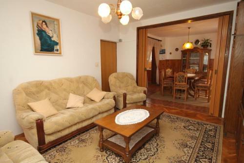 Apartments With A Parking Space Tkon (pasman) - 8302
