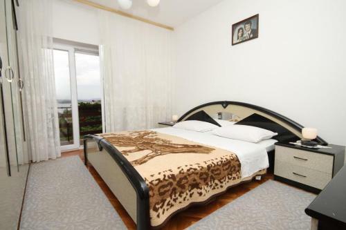 Apartments With A Parking Space Tkon (pasman) - 8302