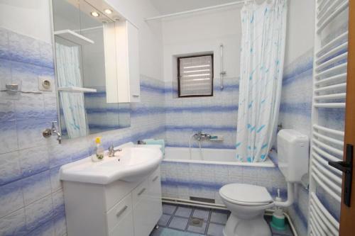 Apartments With A Parking Space Tkon (pasman) - 8302