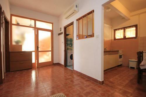 Apartments With A Parking Space Tkon (pasman) - 8302