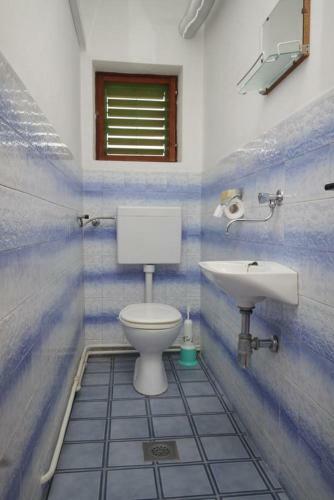 Apartments With A Parking Space Tkon (pasman) - 8302