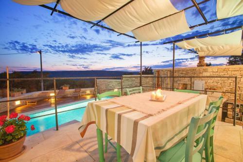 Trgetari Villa Sleeps 6 Pool Air Con Wifi