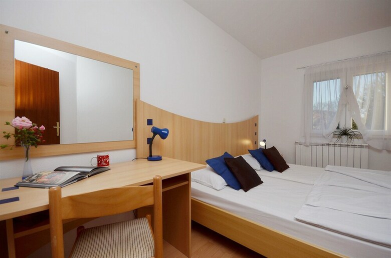 Apartments Mira