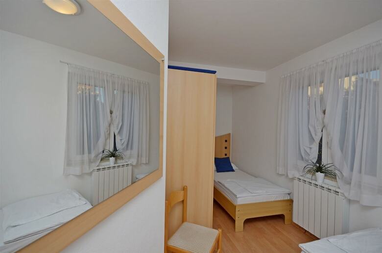 Apartments Mira