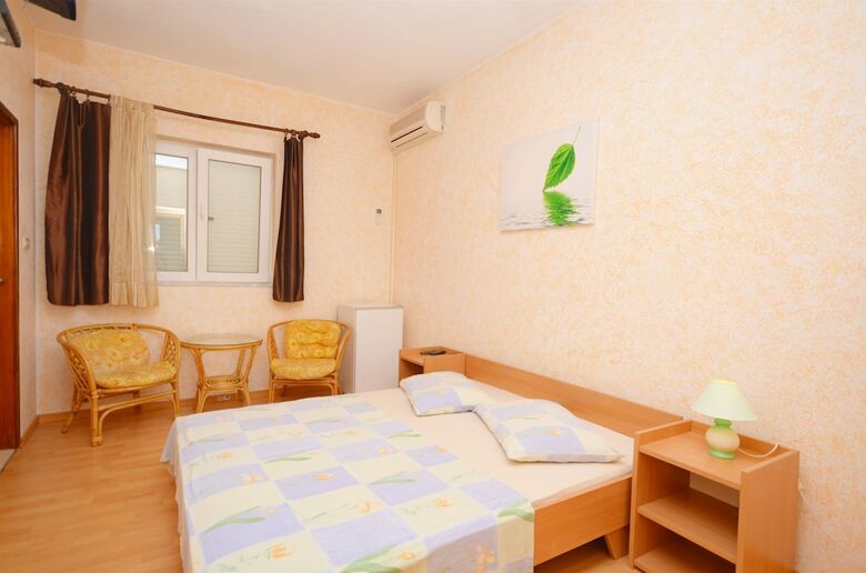 Hostal Apartment And Rooms Ivana