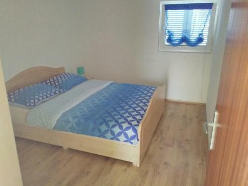 Apartment Tribunj 13319b