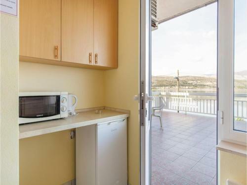 Apartment Mastrinka With Sea View IV
