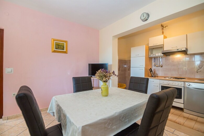Apartment Dragan