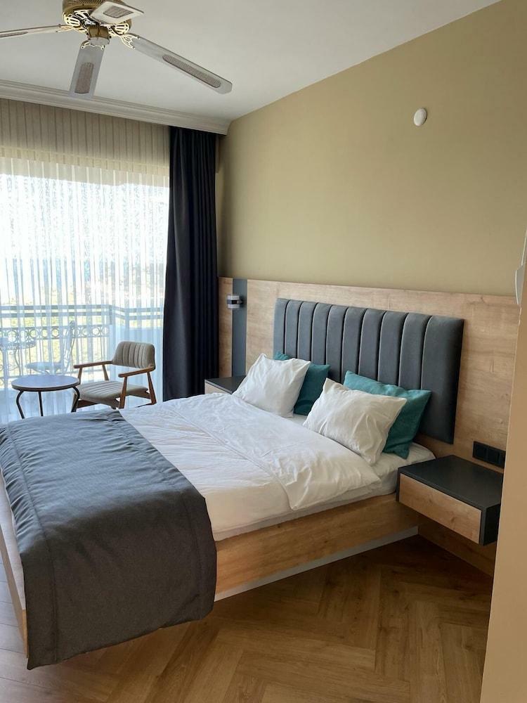 Apartamentos Hotel Carina
