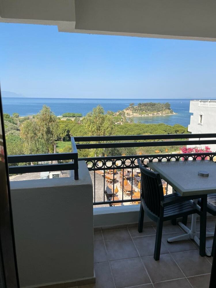 Apartamentos Hotel Carina