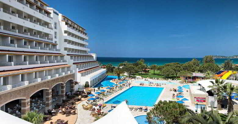 Hotel Batihan Beach Resort & Spa