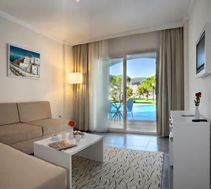 Hotel Batihan Beach Resort & Spa