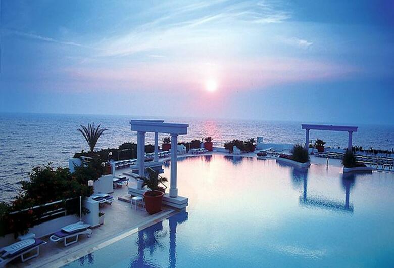 Korumar Deluxe Hotel