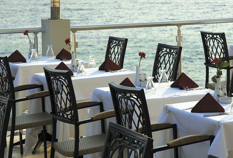 Korumar Deluxe Hotel