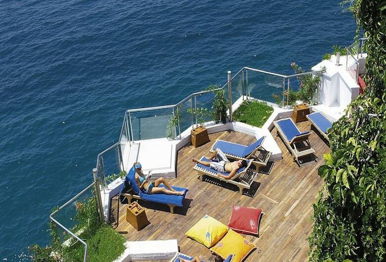 Korumar Deluxe Hotel