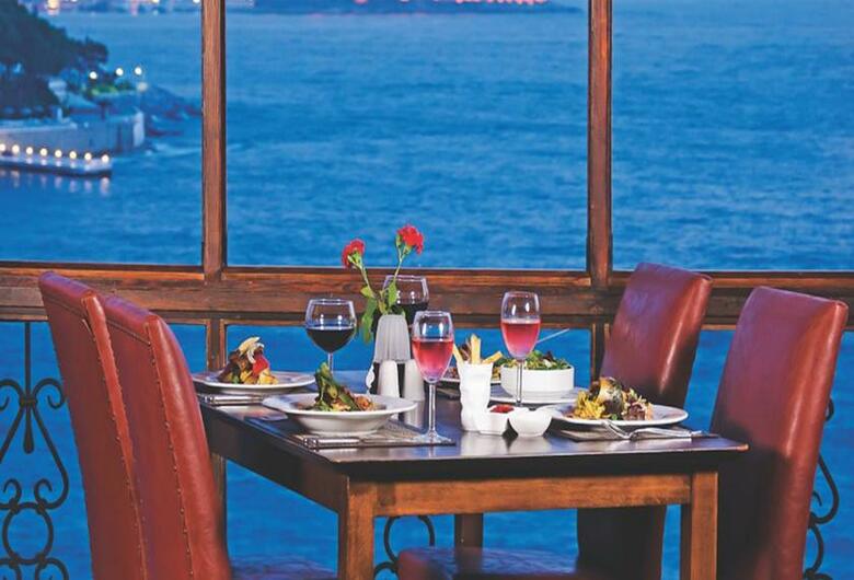 Korumar Deluxe Hotel