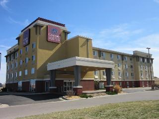 Hotel Comfort Suites Airport