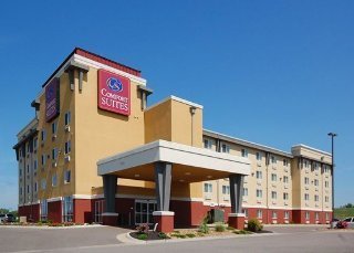 Hotel Comfort Suites Airport