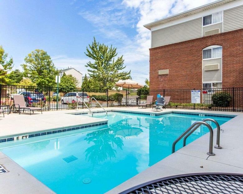 Hotel Suburban Extended Stay