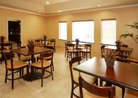 Hotel Comfort Suites
