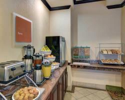 Hotel Comfort Suites