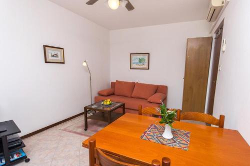 Apartment Okrug Gornji 2792b